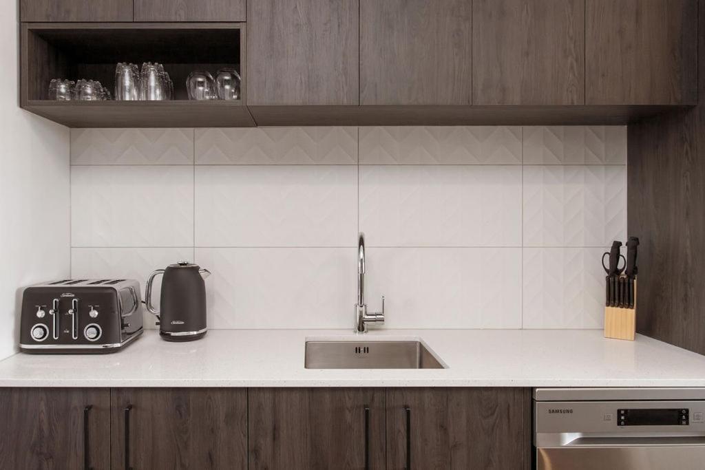 Stylish Brand New Sunny 3Bdrm 3Bth Garage Sleeps 6 Apartamento Christchurch Exterior foto