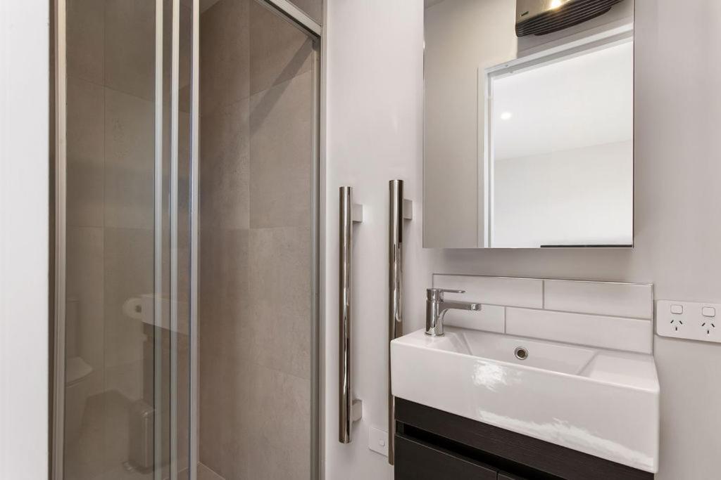 Stylish Brand New Sunny 3Bdrm 3Bth Garage Sleeps 6 Apartamento Christchurch Exterior foto